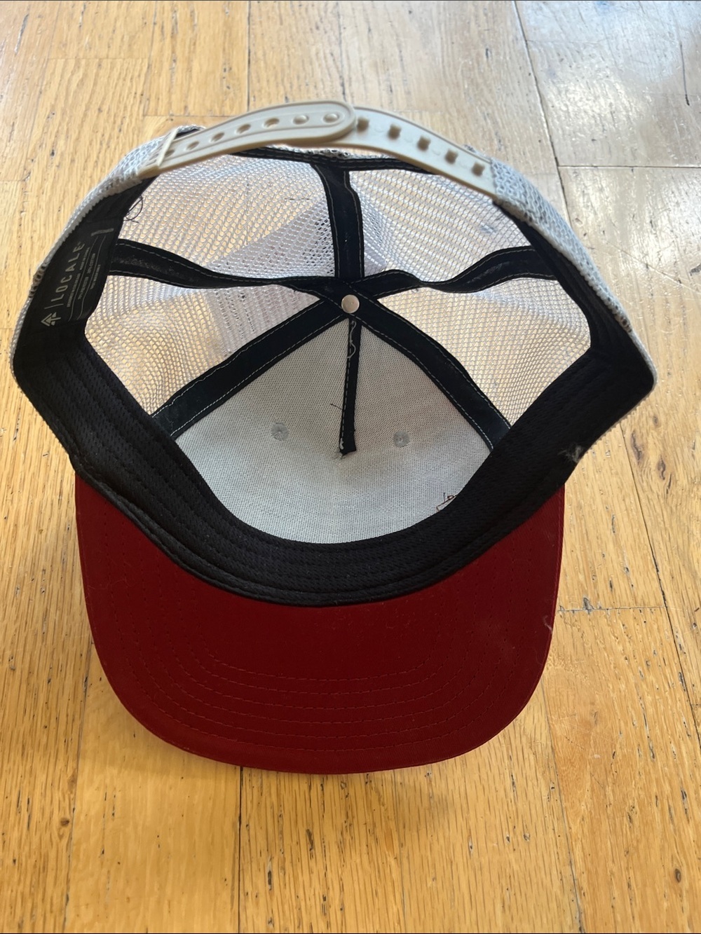 Yellowstone Club mountain sunset Mesh trucker Hat, flat Red Brim, youth size - Picture 4 of 4
